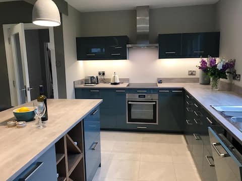 Marian’s place.....stylish residence in the city