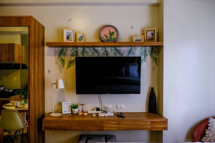 Televisor de 43 pulgadas con Ubox de más de 700 canales para elegir