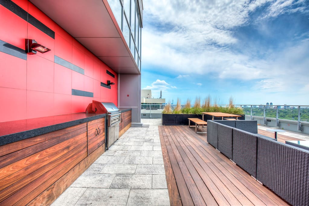 Terrace 樓项阳台有BBQ
TERRACE WIFI
USERNAME: NEON CONDOS
PASSWORD: neongust