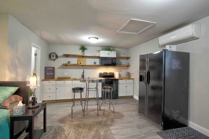 Mr. Wonderful: Uptown Casita - San Antonio, TX
