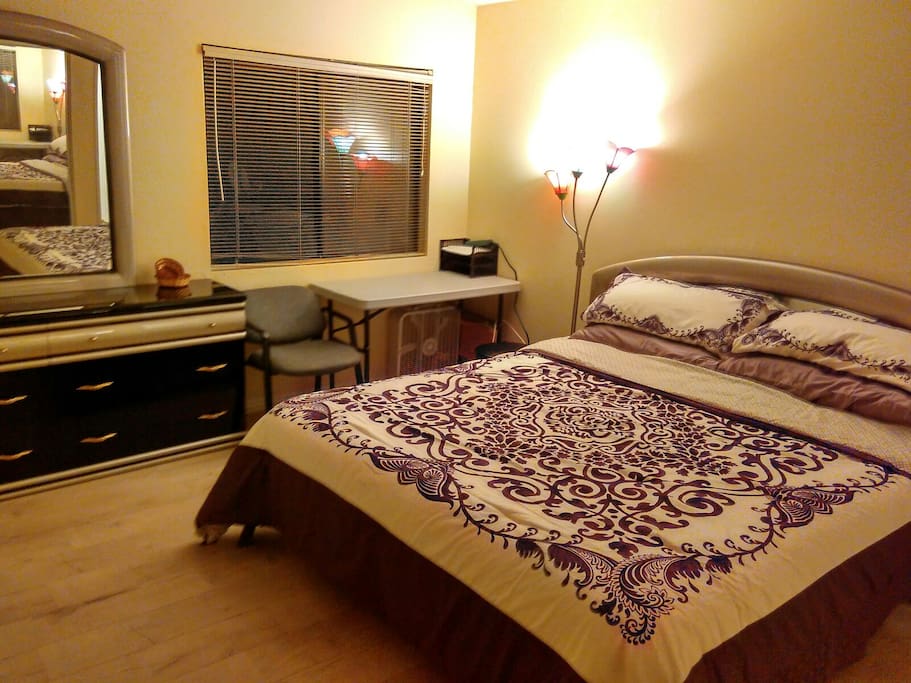 6“ X 7“ Western King bed.