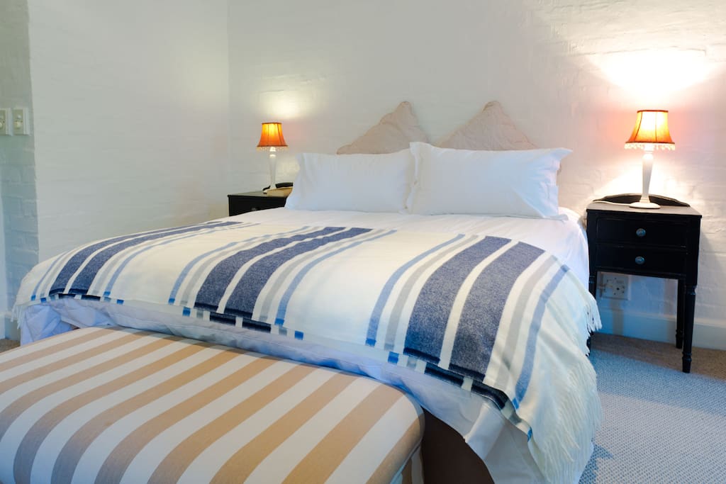 Main Bedroom. Brand new comfortable queen size bed.