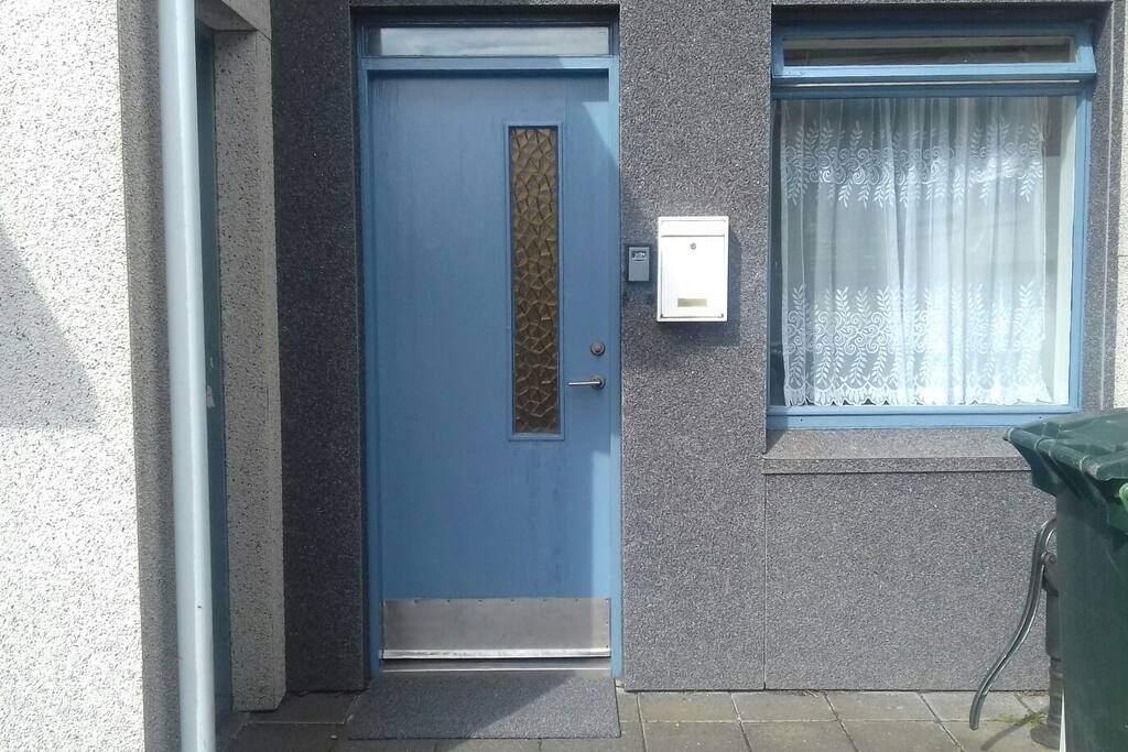 The door to the apartment
