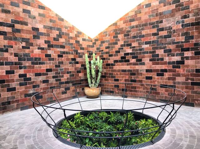 Casa y patio con valor artístico para 22 huéspedes gallery image 5