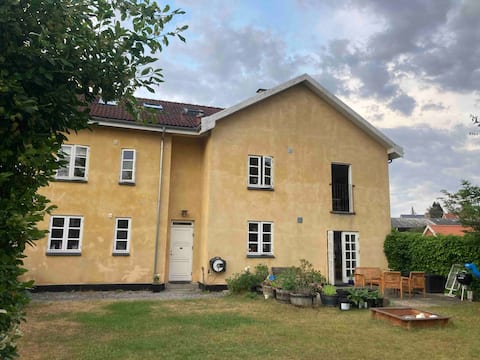 Half house close to Kongens Lyngby and Dyrehaven
