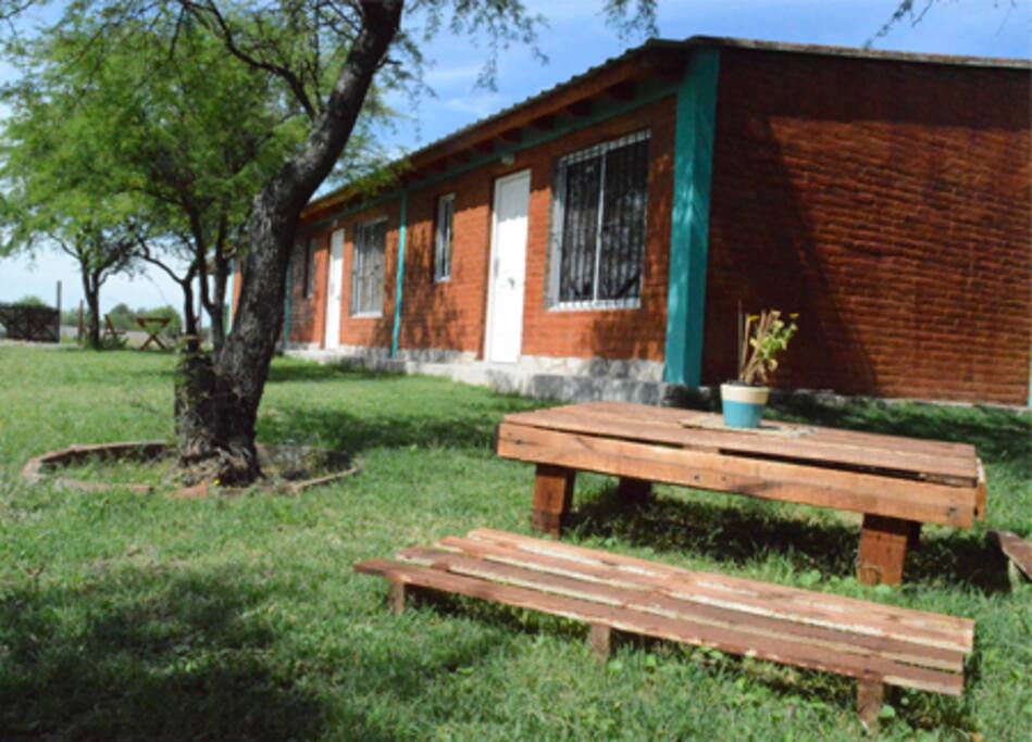 Patio con césped