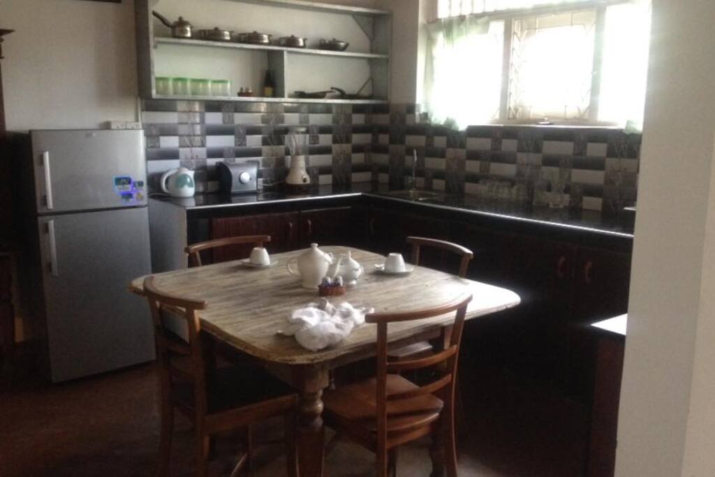 Fully fitted kitchen