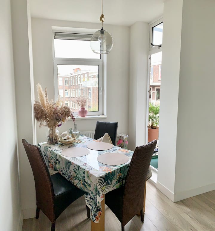 Room For 3 With Private Balcony In Amsterdam Oost - Amsterdam