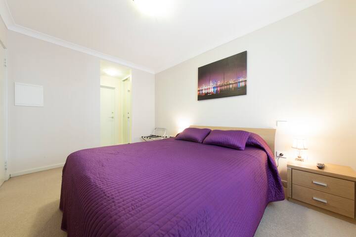 One Bedroom Apartment @ The Waldorf