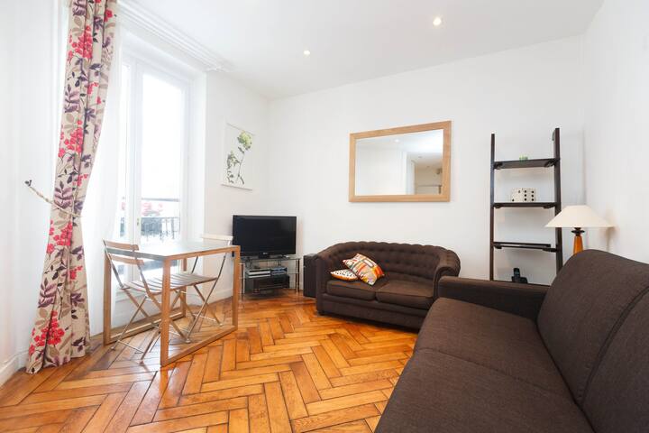 Very Nice & Comfy Flat Eiffel Tower