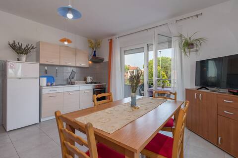 Yellow apartment , Antonija apartments