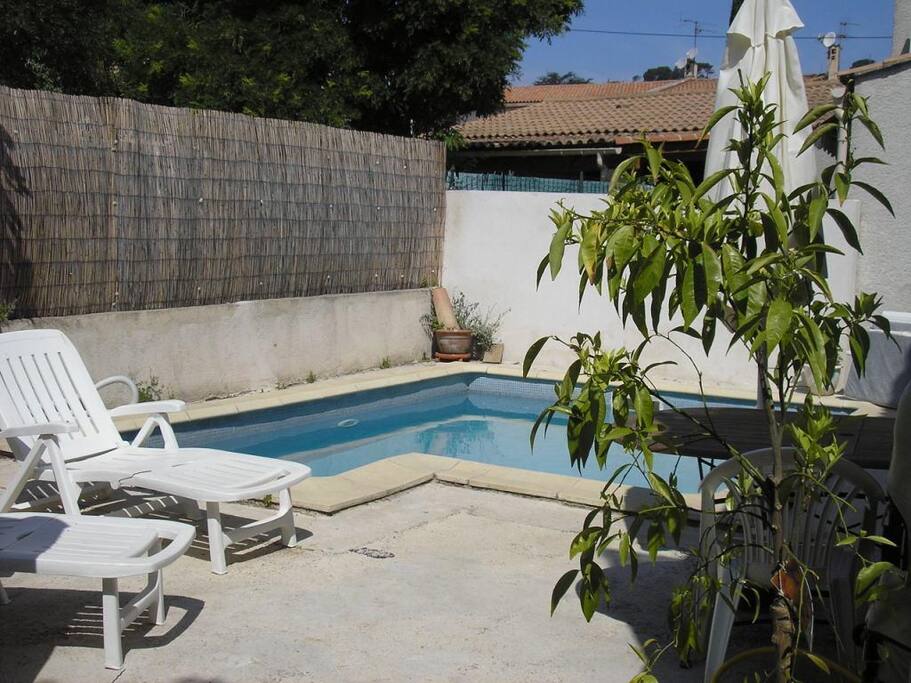 Vue sur la piscine