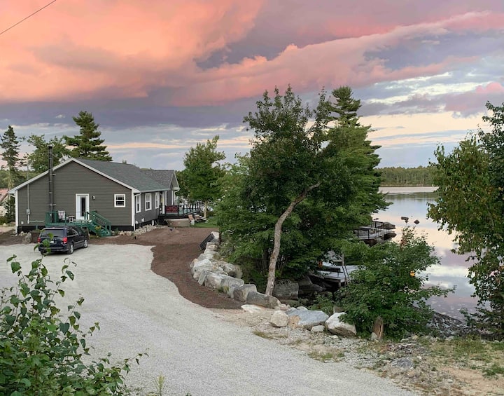 Cove Cottage Studio Suite on Fox Point Lake Apartments for Rent in