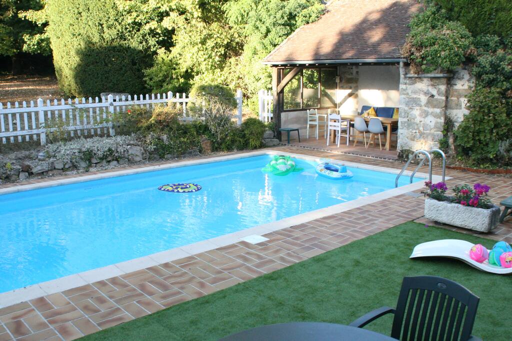 piscine & pool house, le soir