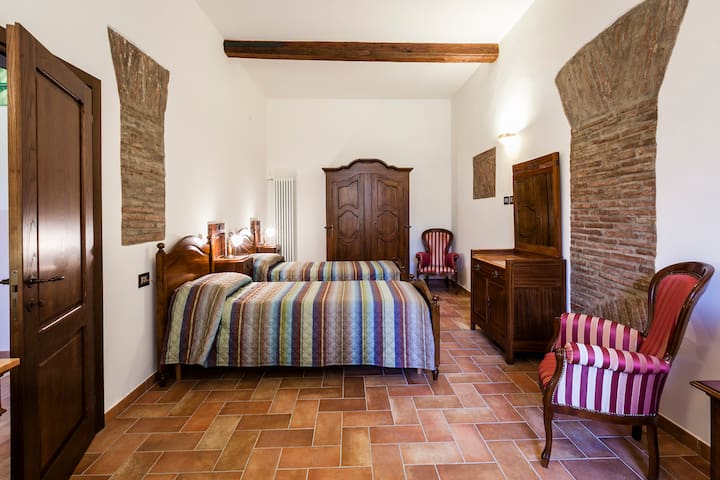 APOSA FLAT/ IN PIENO CENTRO -BO