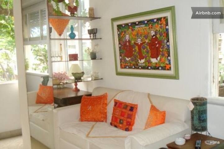 Copacabana, apt simples com SUPER localizacao. gallery image 2