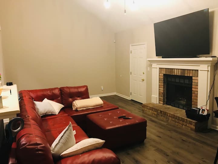 Spacious Townhouse - Florence, AL