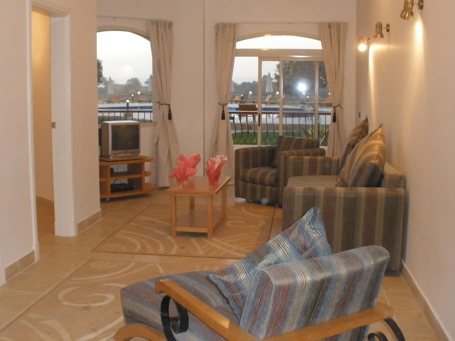 very spacious 3 bedroom apartment with views over the large swimming pool and the Nile
