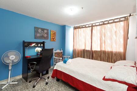 Room & private bathroom. Best view of the city!