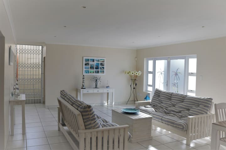 Langebaan holiday house (ground floor)