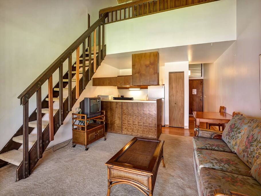 molokai-shores-1br-ofl-305-living-room-03.jpg