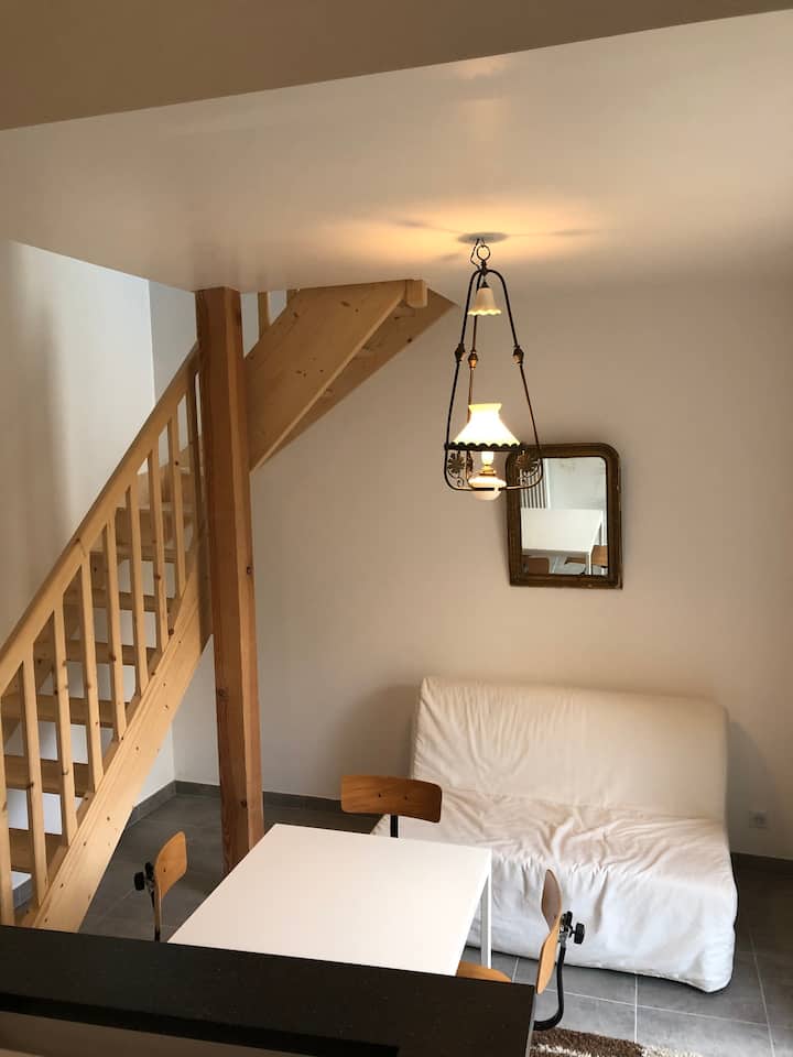 Maisonnette En Duplex, Une Chambre, Centre Bourg. - Indre-et-Loire