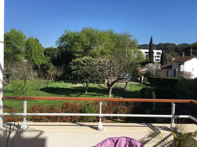 Large 2 bedroom terrace pool garage 15mn cannes
