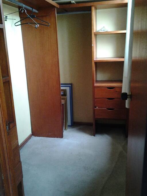 Closet bastante amplio