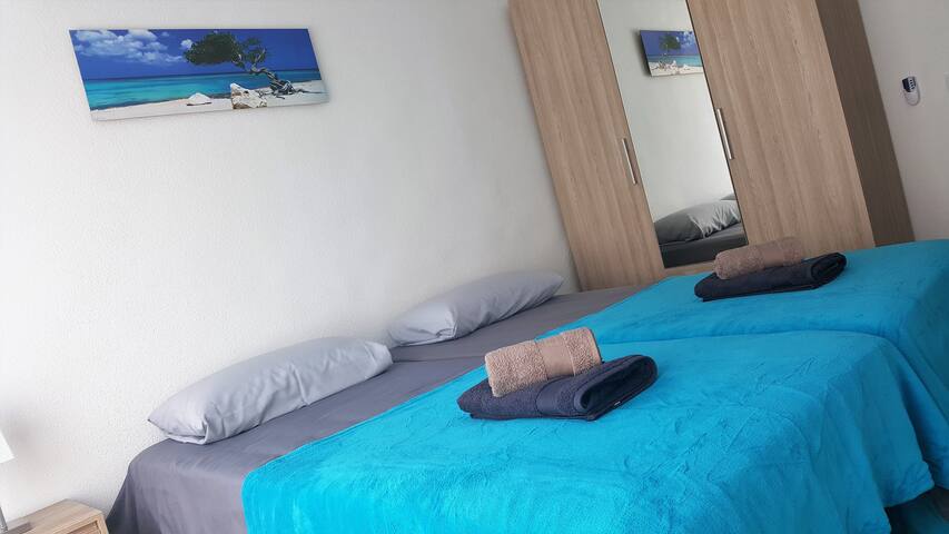 Doppelzimmer im Zentrum Alicante. Wi-Fi.