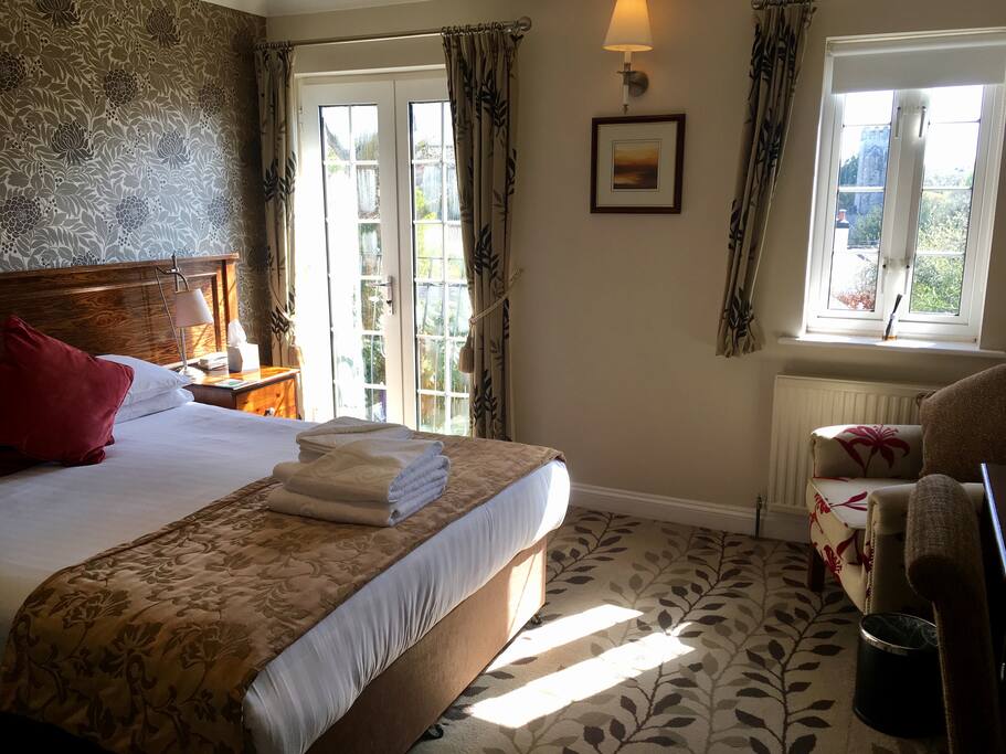 Room 5 - garden view