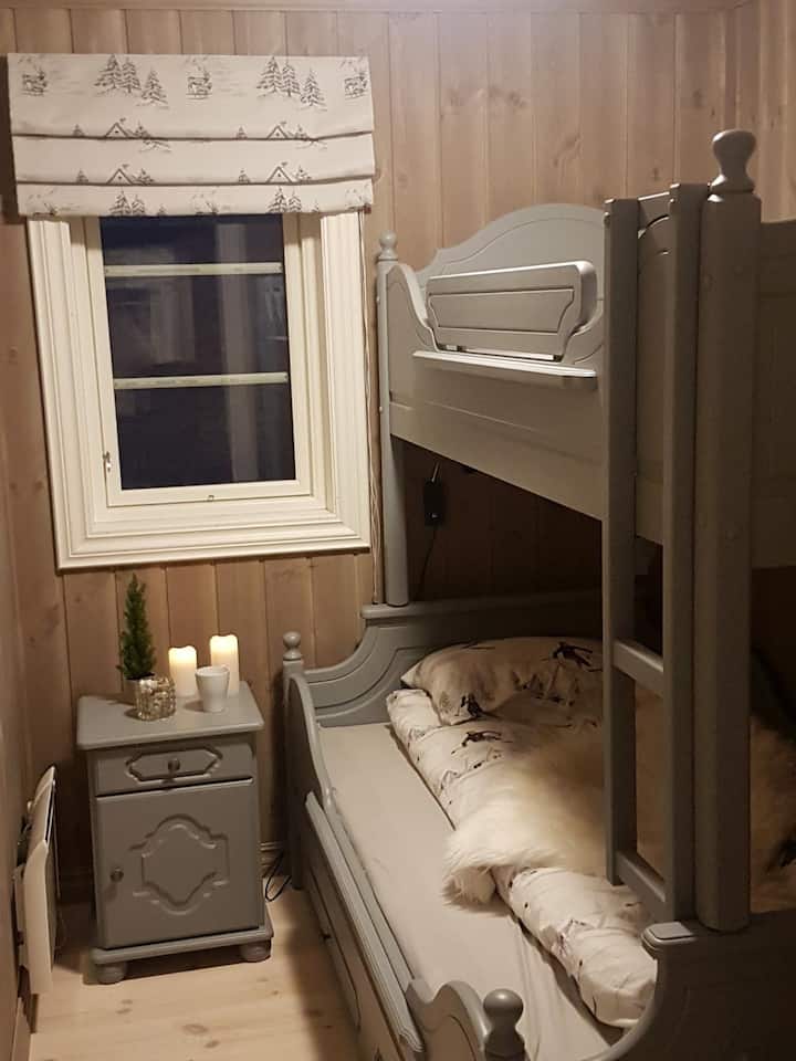 Vitanda vya ghorofa vya familia vyenye starehe katika vyumba 2 vya kulala