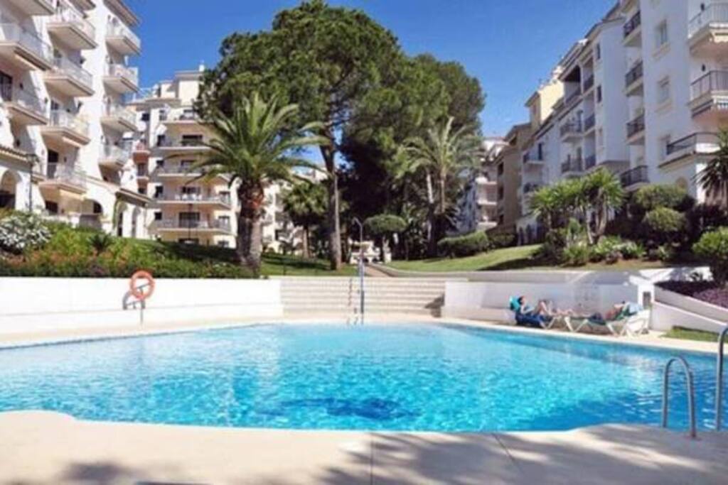 PISCINA 1