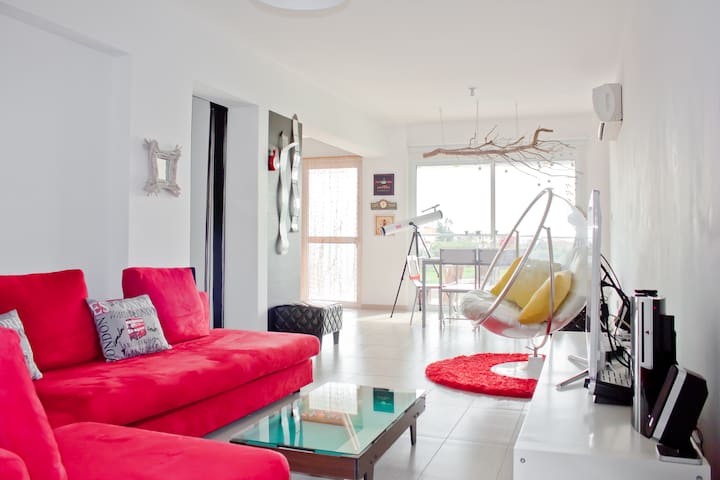 One BedRoom Modern Pool Apartment