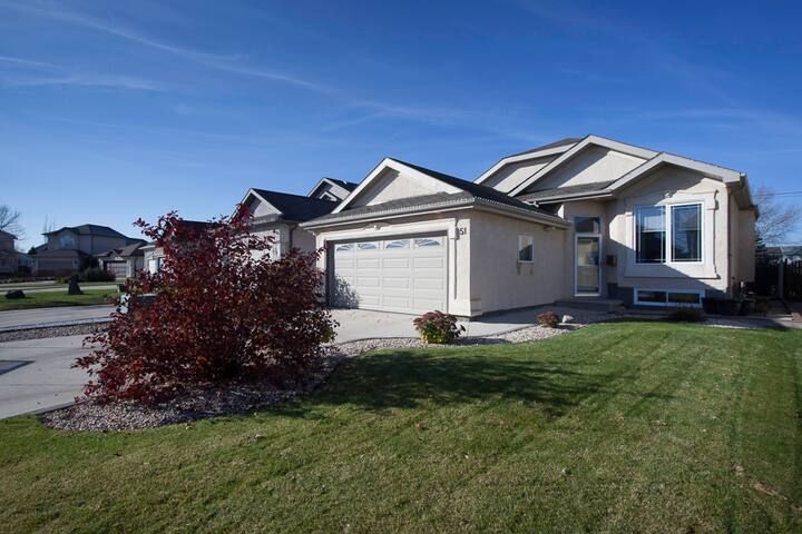 Fresh Experience Comforts Of Home Bungalows For Rent In Winnipeg