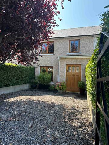 Contemporary 3 bed family house