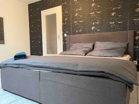 Beliebte Airbnb-Anzeige: Bright private apartment with a view in Altendorf