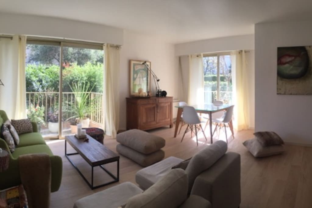 Salon, salle à manger.