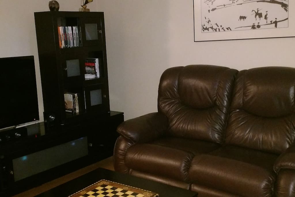 Salon télévision, cinéma maison, 2 fauteuils doubles