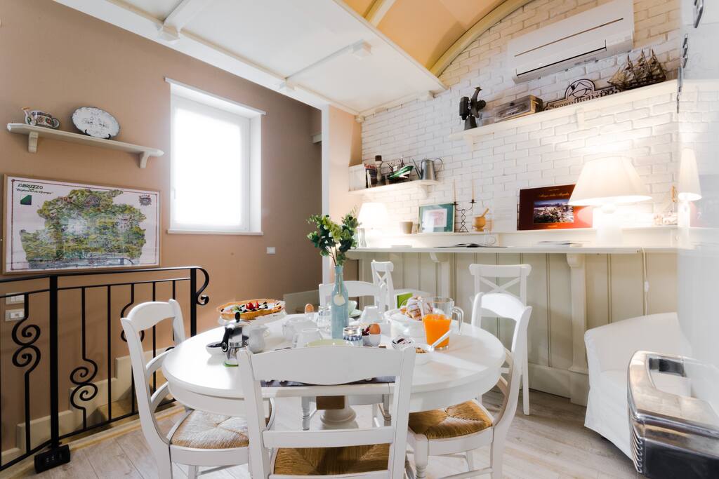 Our common space for your breakfast!
