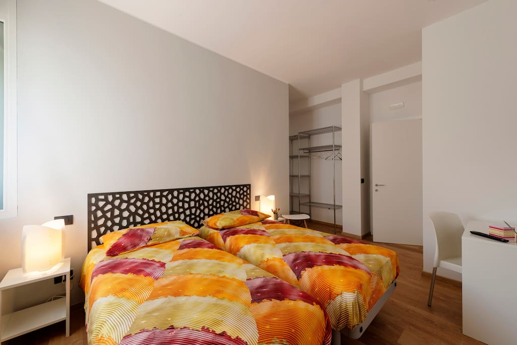 Bedroom, set up with 2 single beds