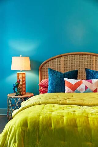 ALOHA 2.0 Tropical Oasis in Wicker Park gallery image 4