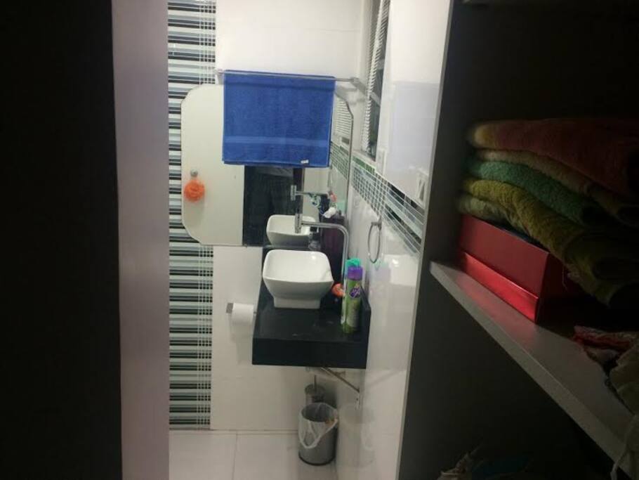 BANHEIRO/ARMARIO DO CLOSET
