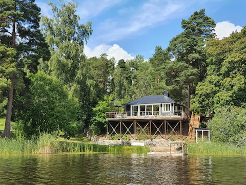 Dream house directly on the lake with sauna