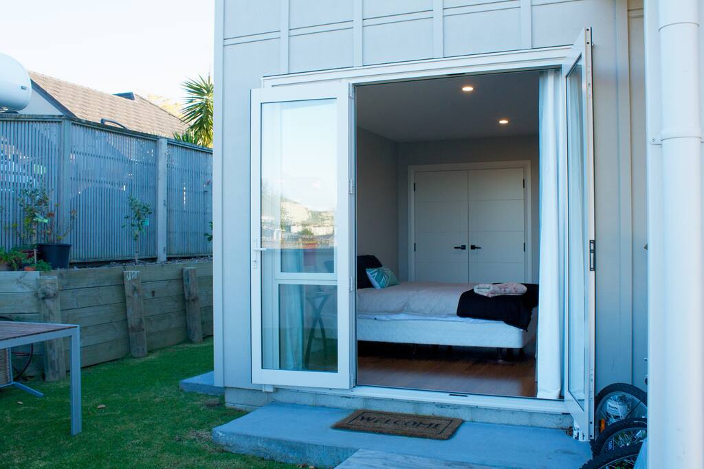 Private, separate entrance.