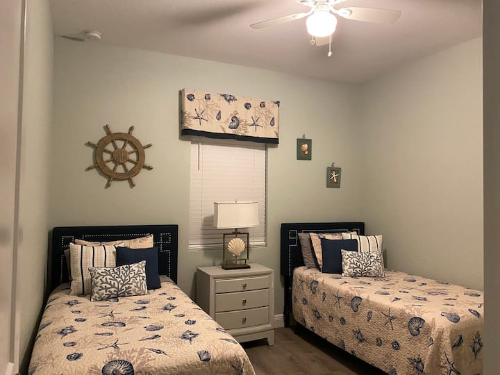 卧室， 2张双床客房 