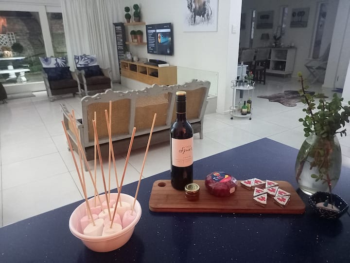 Summerstrand Luxury Hideaway - Style And Serenity - Port Elizabeth