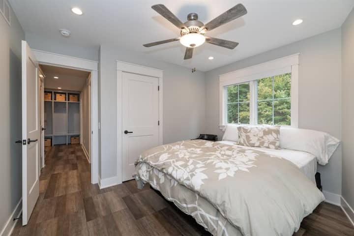 Chumba cha Kulala cha Malkia wa Mb