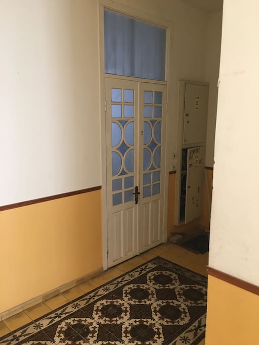 Entrance. Original 1920s features .