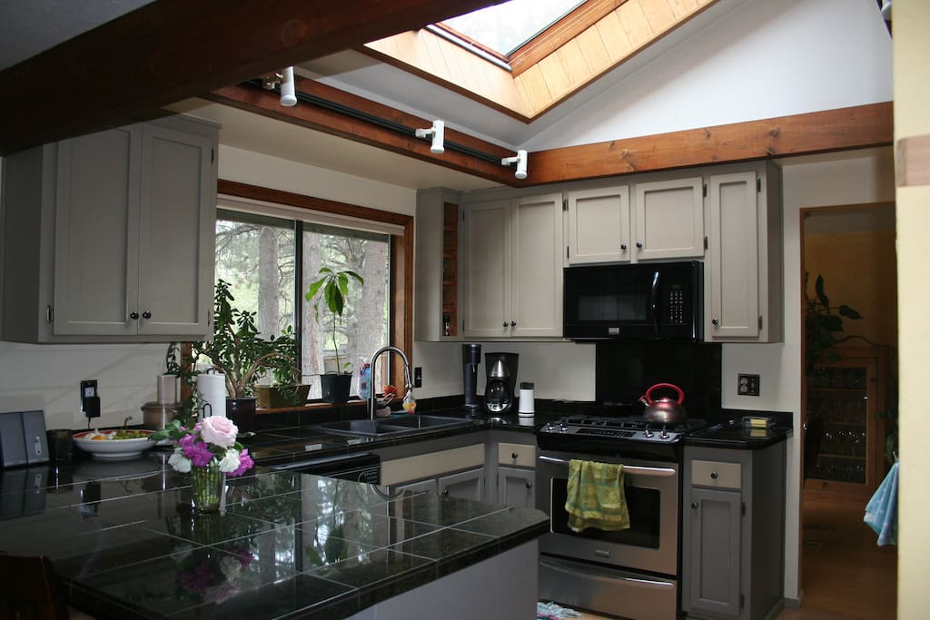 The light and bright kitchen