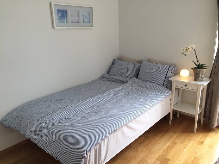 Bedroom 1, 120cm bed
